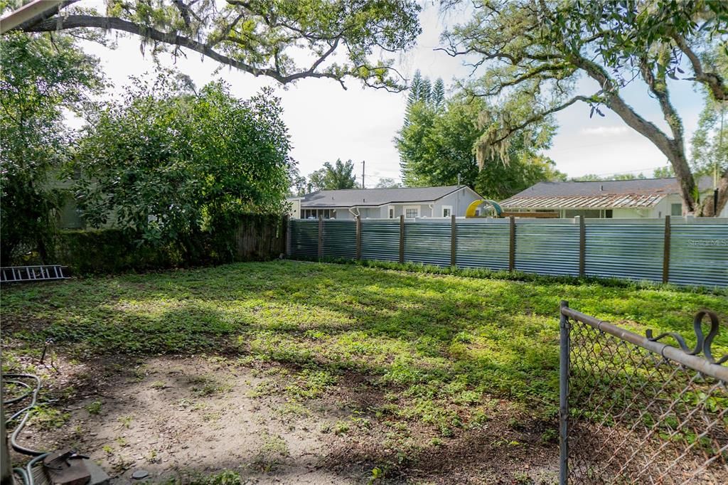 For Sale: $315,000 (4 beds, 2 baths, 1272 Square Feet)