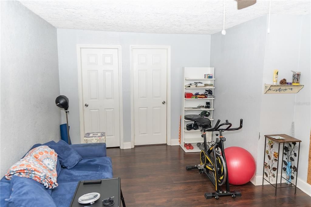 For Sale: $315,000 (4 beds, 2 baths, 1272 Square Feet)