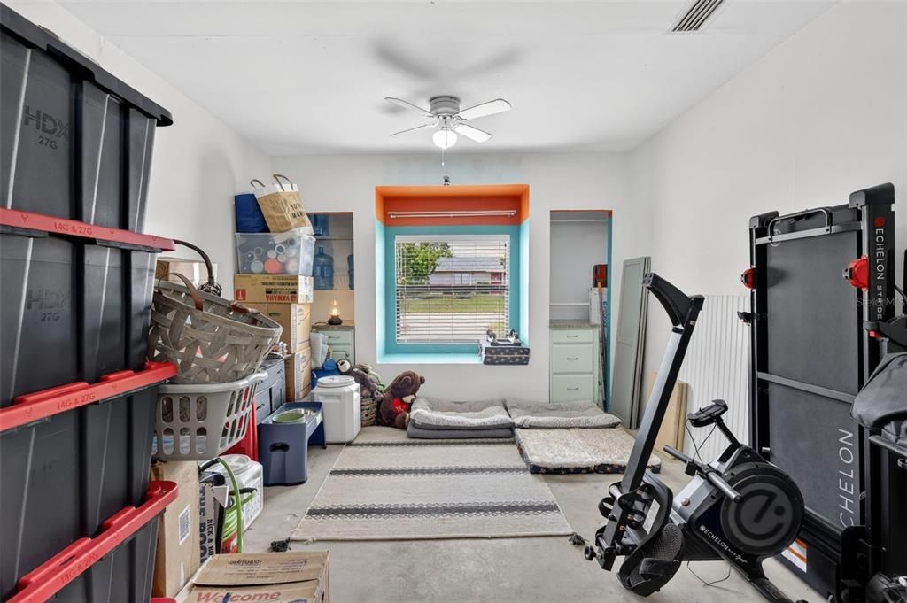 For Sale: $369,900 (3 beds, 2 baths, 1556 Square Feet)