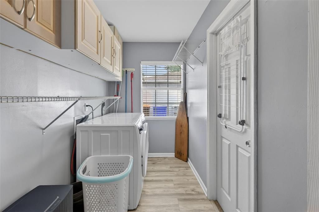 For Sale: $369,900 (3 beds, 2 baths, 1556 Square Feet)