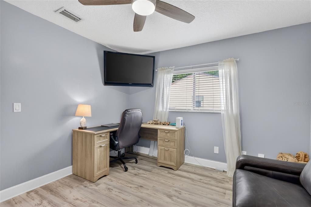 For Sale: $369,900 (3 beds, 2 baths, 1556 Square Feet)