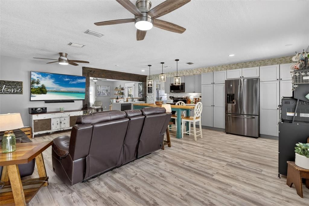 For Sale: $369,900 (3 beds, 2 baths, 1556 Square Feet)