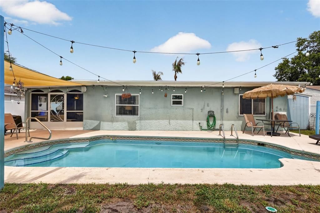 For Sale: $369,900 (3 beds, 2 baths, 1556 Square Feet)