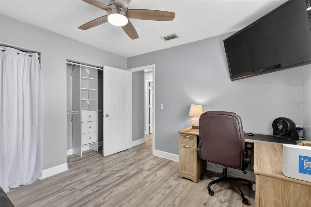 For Sale: $369,900 (3 beds, 2 baths, 1556 Square Feet)