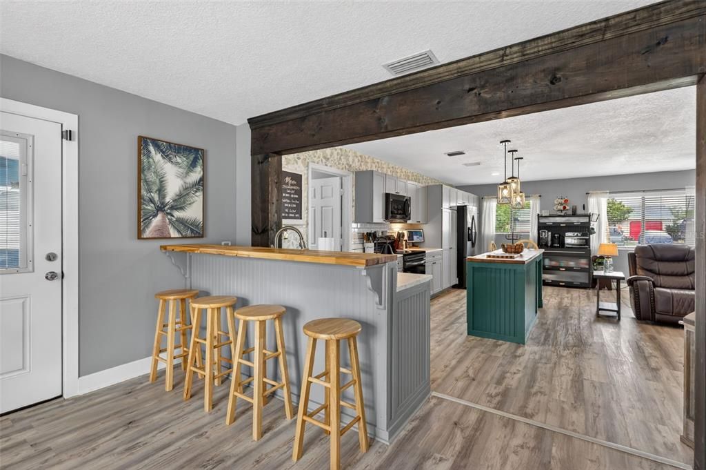 For Sale: $369,900 (3 beds, 2 baths, 1556 Square Feet)
