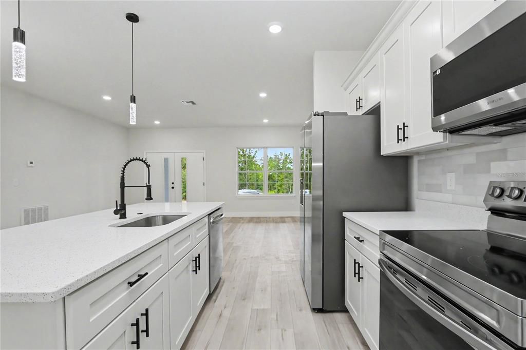 For Sale: $267,900 (3 beds, 2 baths, 1529 Square Feet)