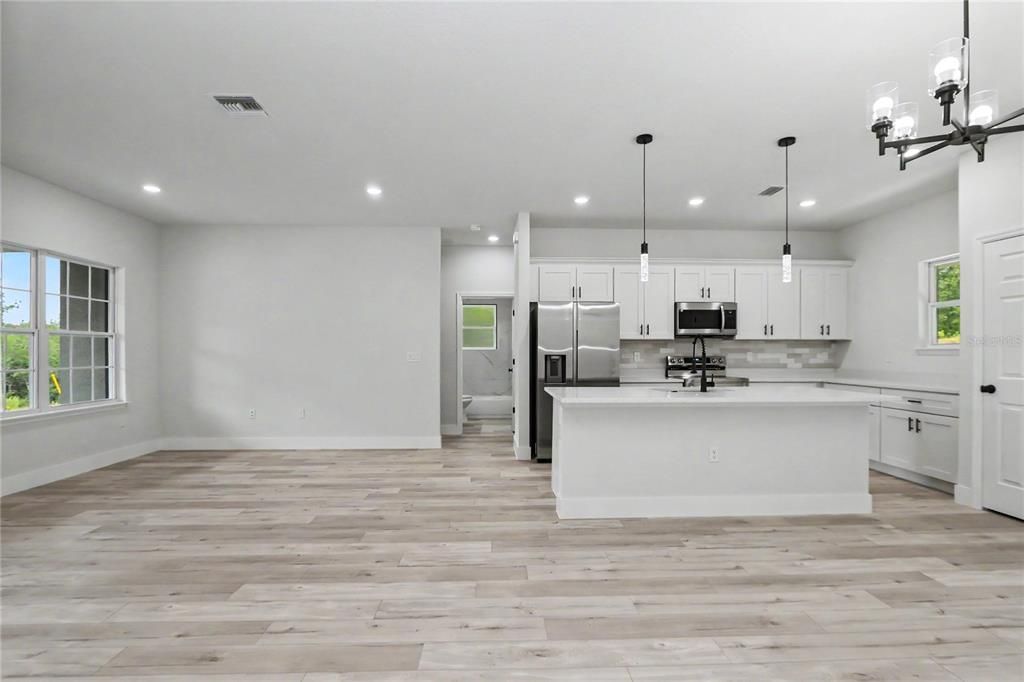 For Sale: $267,900 (3 beds, 2 baths, 1529 Square Feet)