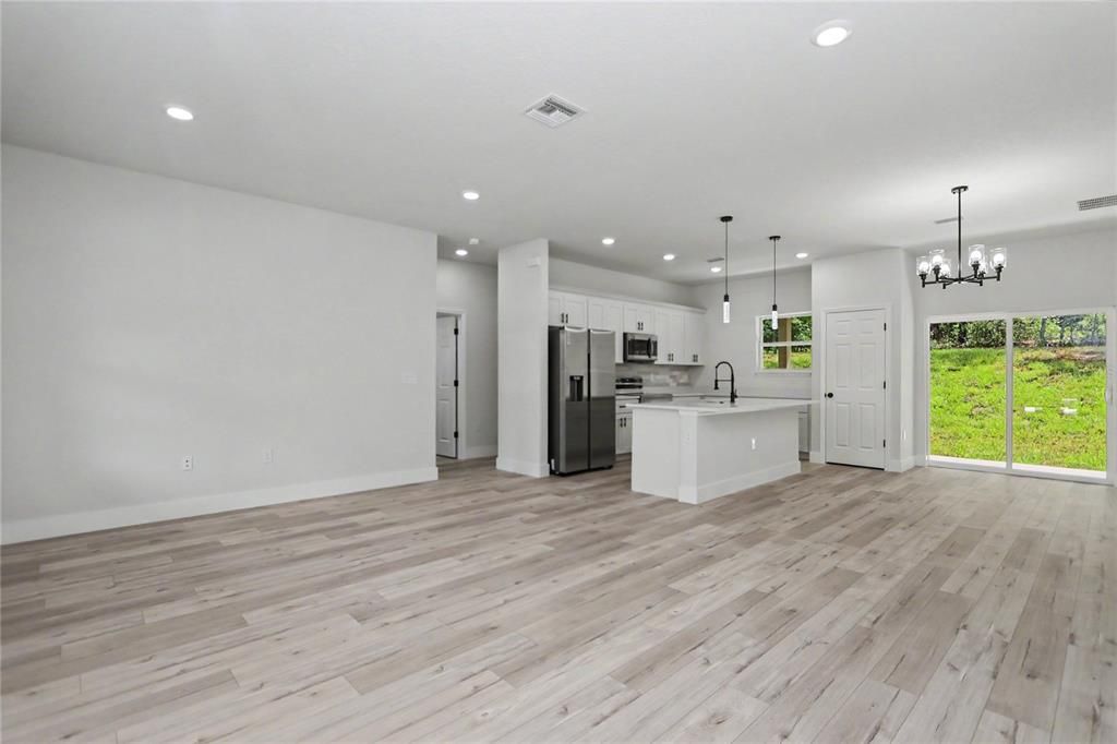 For Sale: $267,900 (3 beds, 2 baths, 1529 Square Feet)