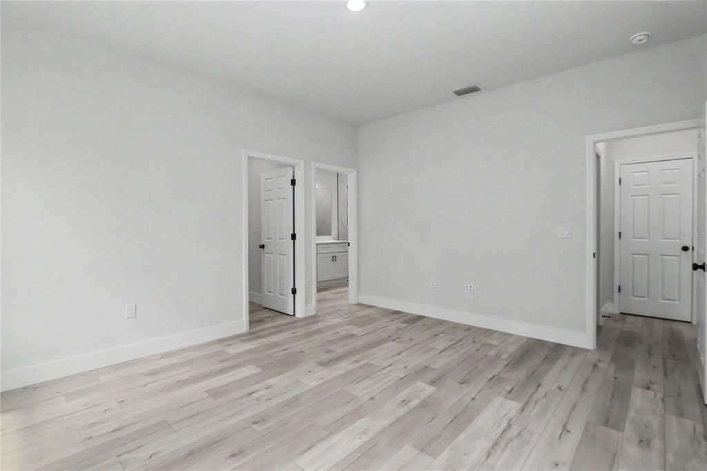 For Sale: $267,900 (3 beds, 2 baths, 1529 Square Feet)