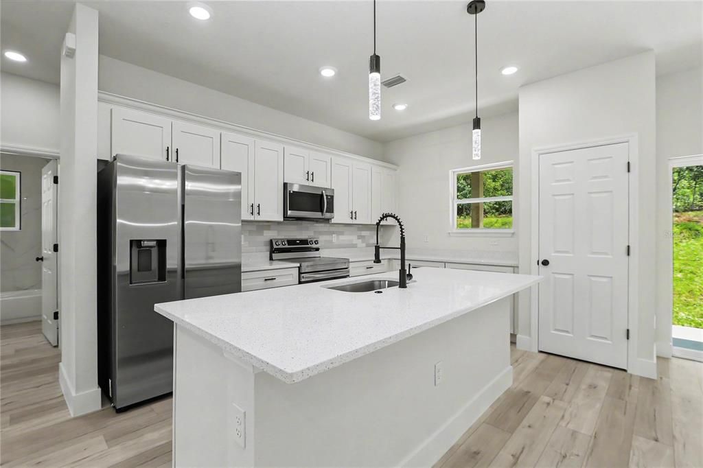 For Sale: $267,900 (3 beds, 2 baths, 1529 Square Feet)