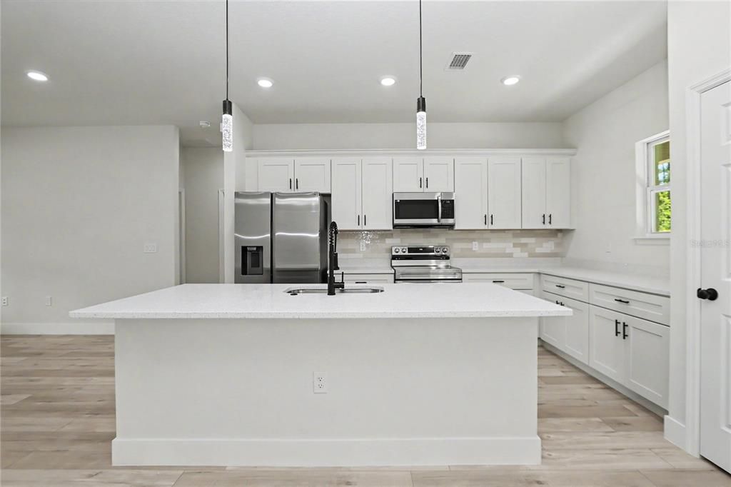 For Sale: $267,900 (3 beds, 2 baths, 1529 Square Feet)