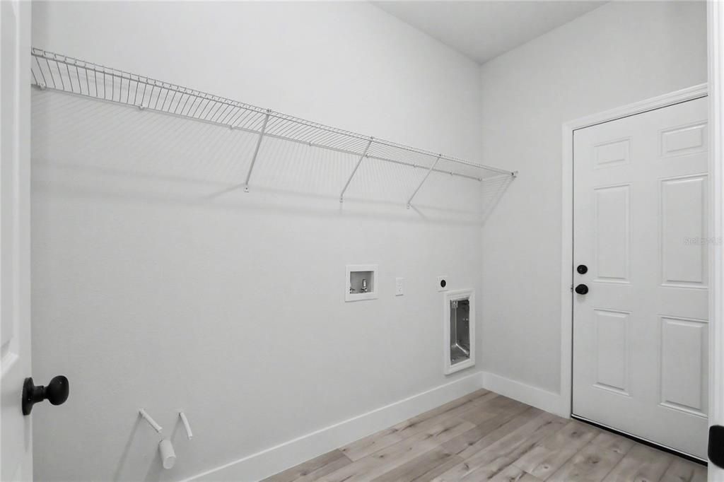 For Sale: $267,900 (3 beds, 2 baths, 1529 Square Feet)