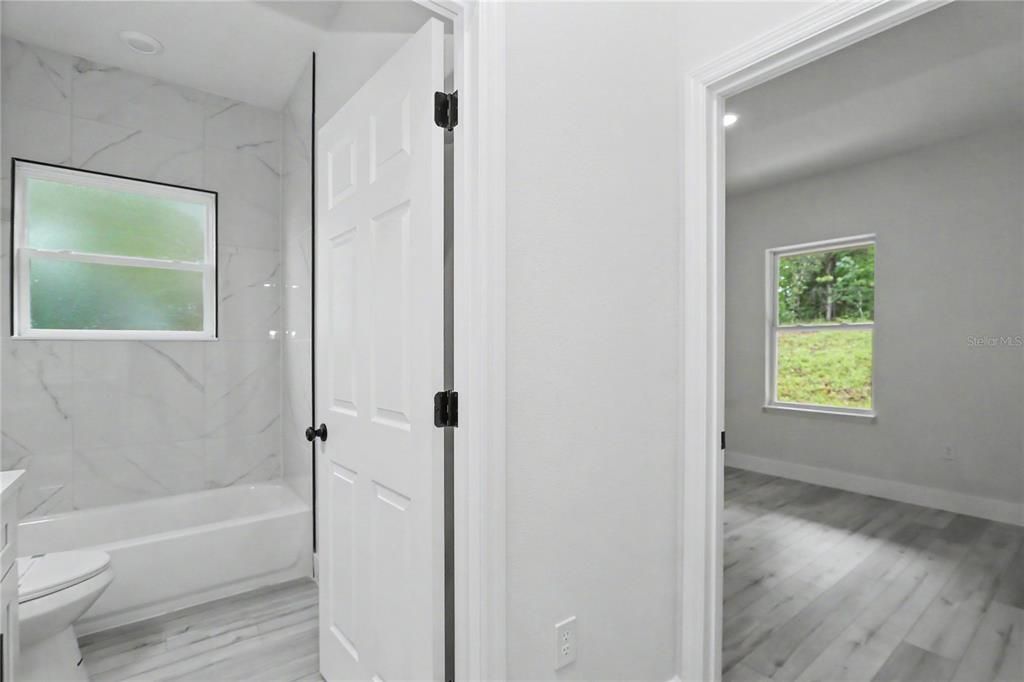 For Sale: $267,900 (3 beds, 2 baths, 1529 Square Feet)
