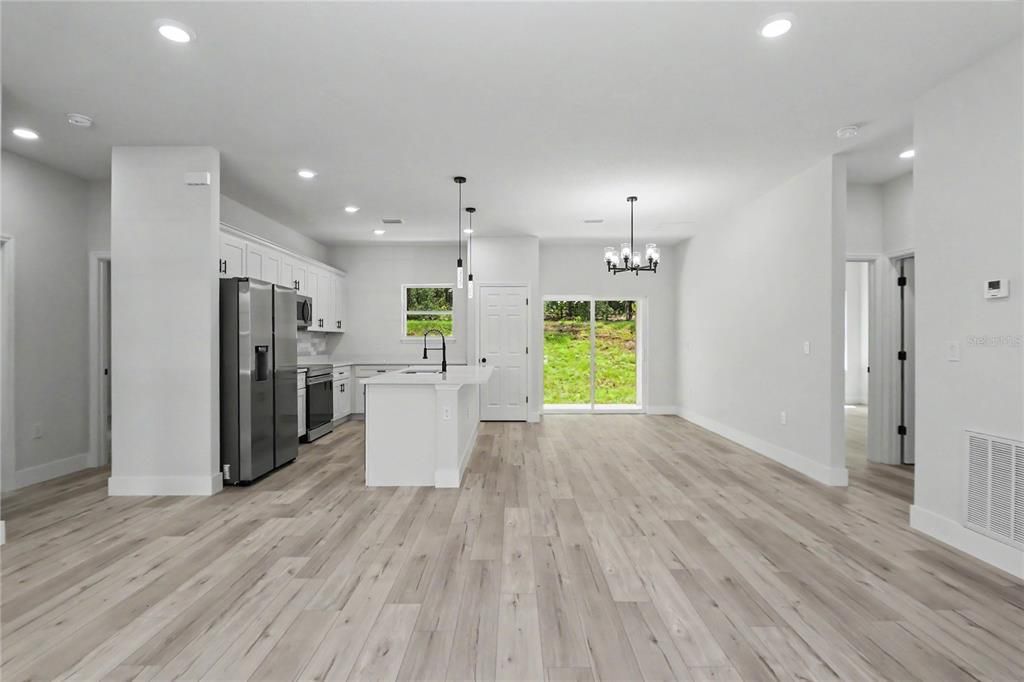 For Sale: $267,900 (3 beds, 2 baths, 1529 Square Feet)