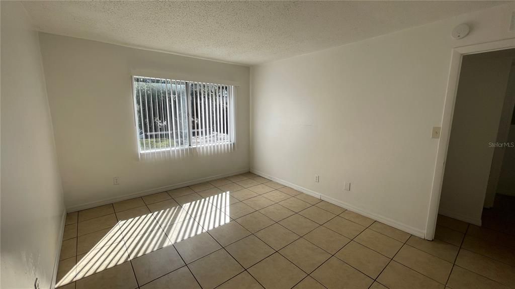 For Sale: $110,000 (1 beds, 1 baths, 707 Square Feet)