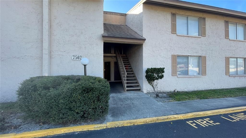 For Sale: $110,000 (1 beds, 1 baths, 707 Square Feet)