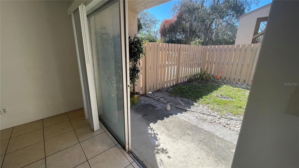 For Sale: $110,000 (1 beds, 1 baths, 707 Square Feet)