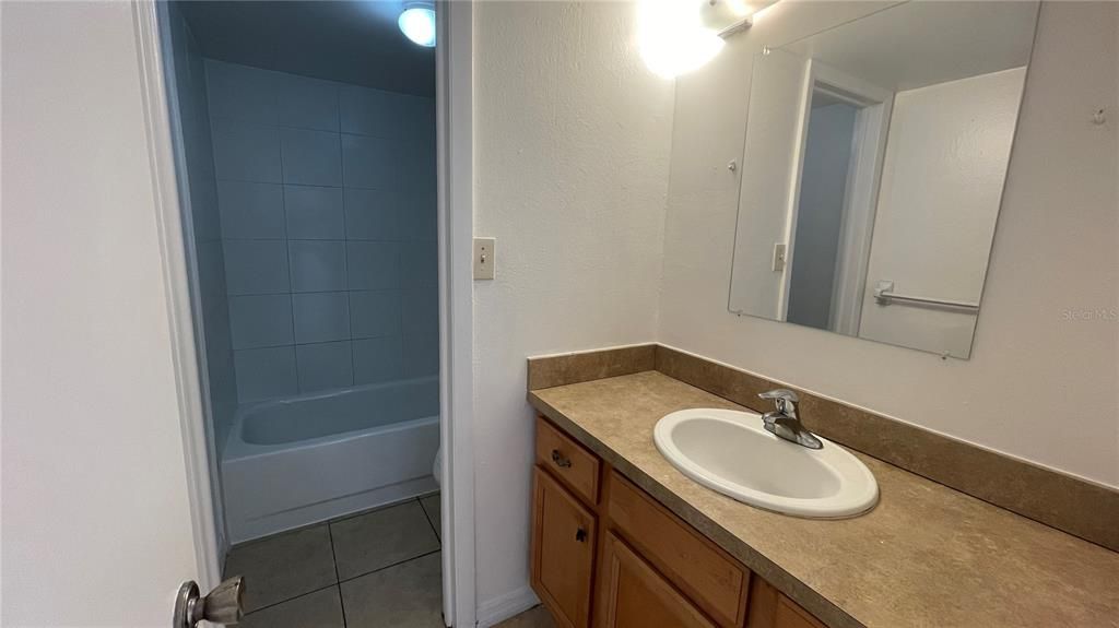For Sale: $110,000 (1 beds, 1 baths, 707 Square Feet)