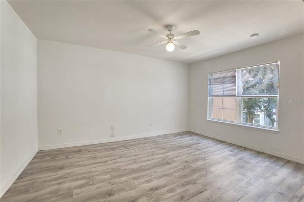 For Sale: $240,000 (3 beds, 2 baths, 1435 Square Feet)
