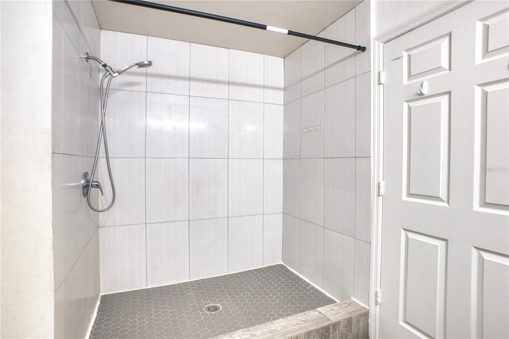For Sale: $240,000 (3 beds, 2 baths, 1435 Square Feet)