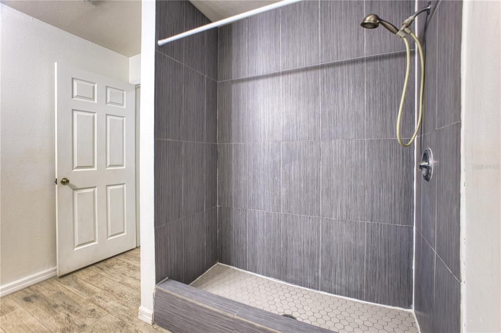 For Sale: $240,000 (3 beds, 2 baths, 1435 Square Feet)