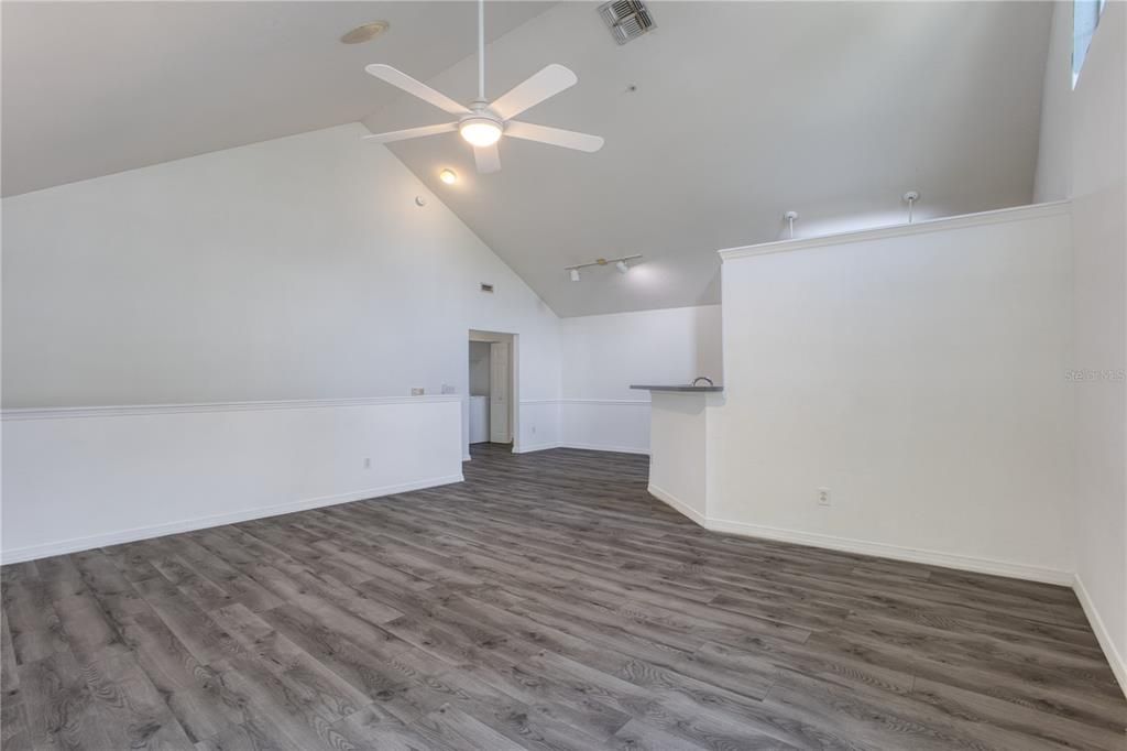 For Sale: $240,000 (3 beds, 2 baths, 1435 Square Feet)