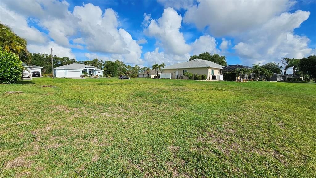 На продажу: $64,900 (0.23 acres)