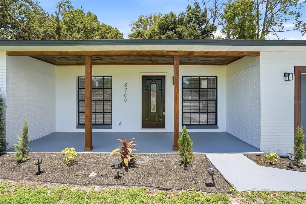 Active With Contract: $449,900 (3 beds, 2 baths, 1486 Square Feet)