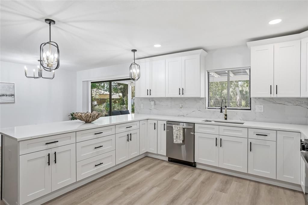 Active With Contract: $449,900 (3 beds, 2 baths, 1486 Square Feet)