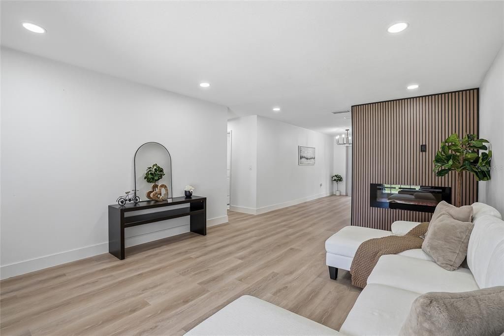 Active With Contract: $449,900 (3 beds, 2 baths, 1486 Square Feet)