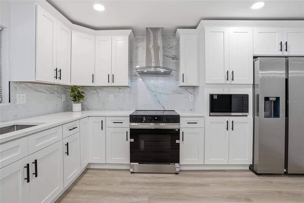 Active With Contract: $449,900 (3 beds, 2 baths, 1486 Square Feet)
