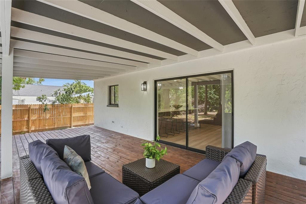 Active With Contract: $449,900 (3 beds, 2 baths, 1486 Square Feet)
