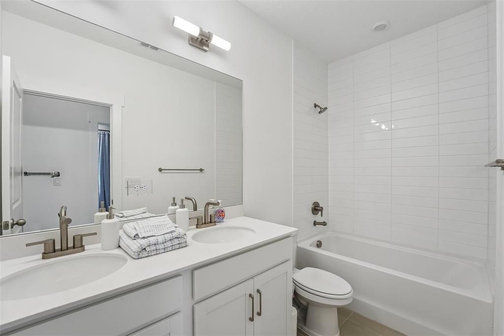 For Sale: $388,066 (3 beds, 2 baths, 1709 Square Feet)