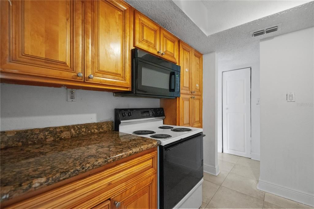 For Sale: $149,000 (3 beds, 2 baths, 1270 Square Feet)