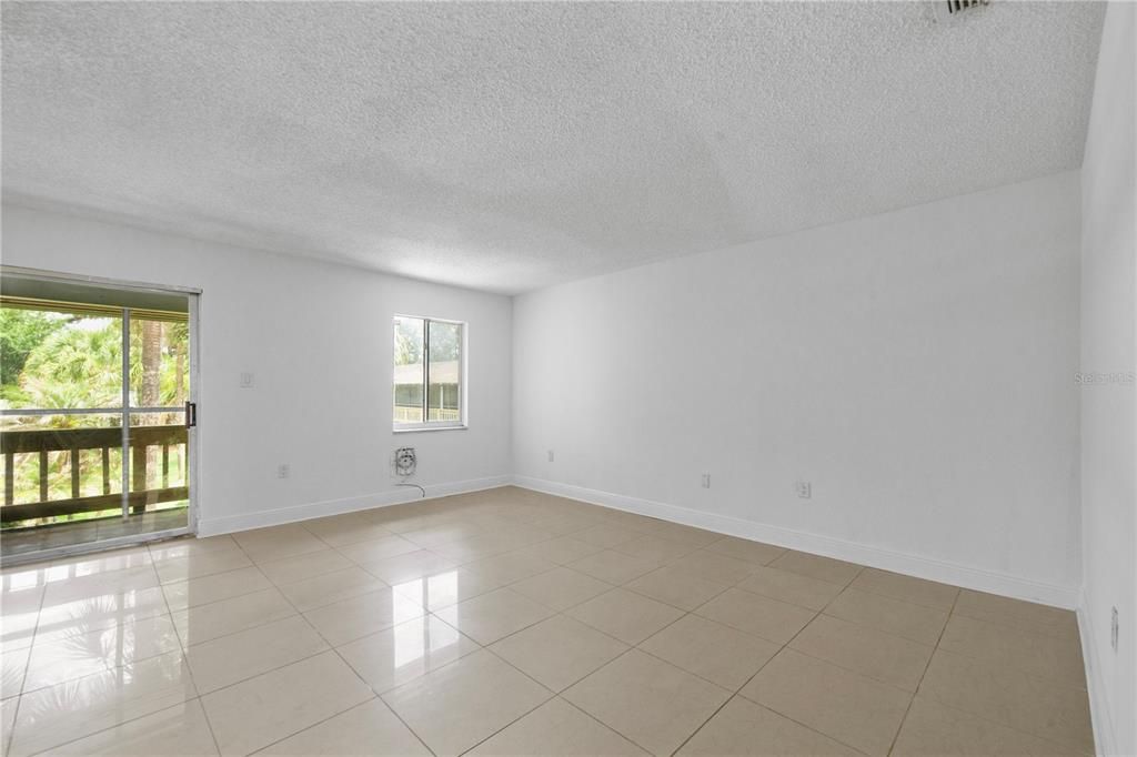 For Sale: $149,000 (3 beds, 2 baths, 1270 Square Feet)