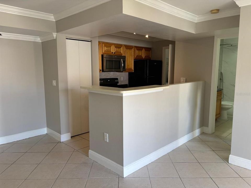 For Sale: $195,000 (2 beds, 2 baths, 937 Square Feet)