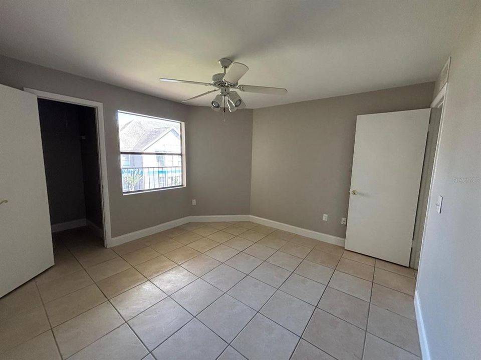 For Sale: $195,000 (2 beds, 2 baths, 937 Square Feet)