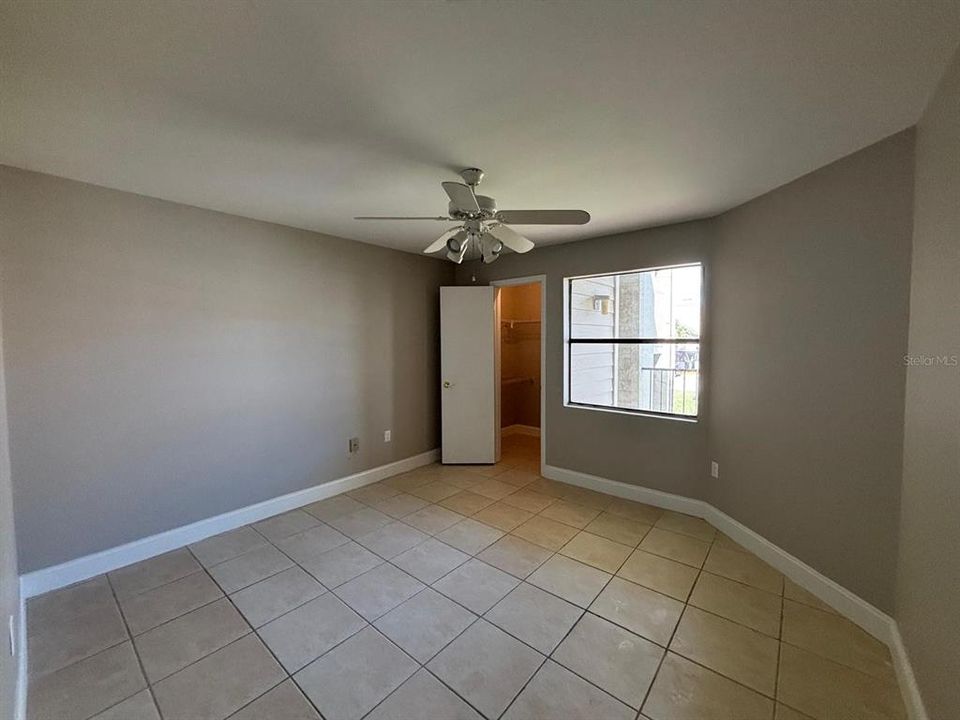 For Sale: $195,000 (2 beds, 2 baths, 937 Square Feet)
