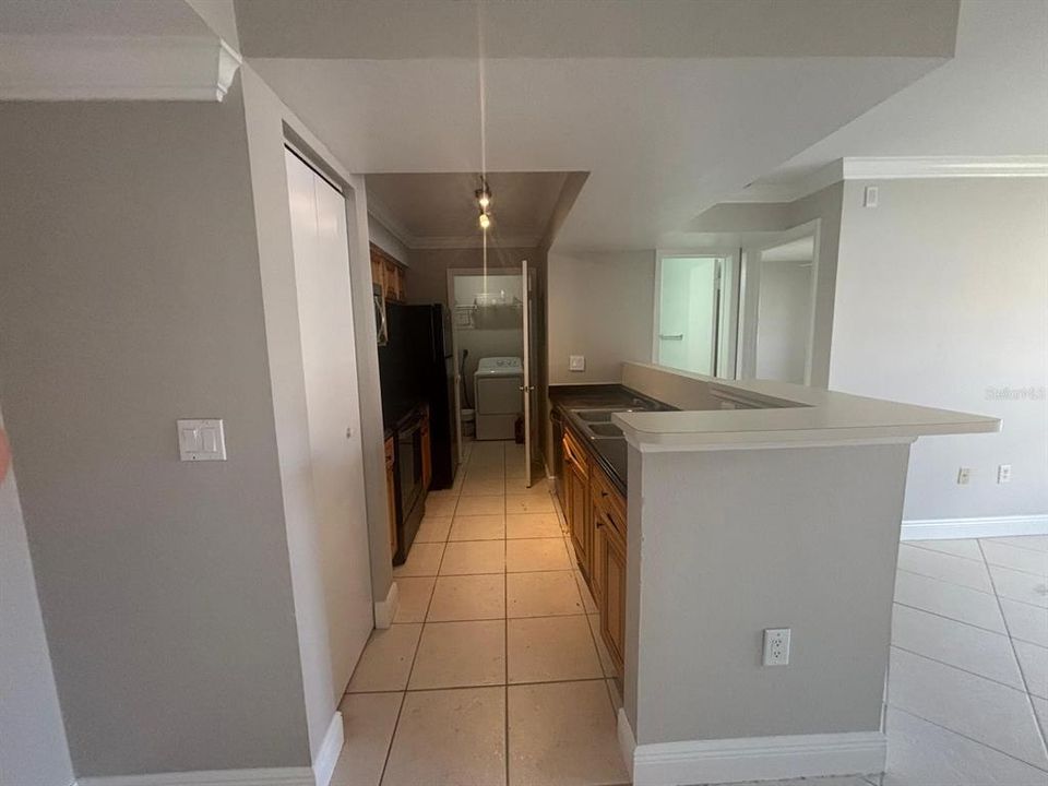 For Sale: $195,000 (2 beds, 2 baths, 937 Square Feet)