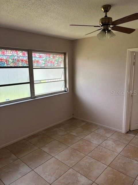 For Sale: $215,000 (3 beds, 2 baths, 1404 Square Feet)