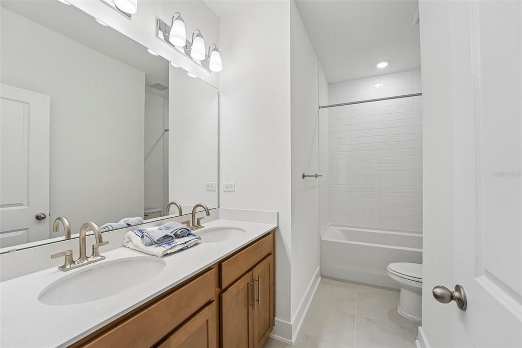 En Venta: $356,516 (3 camas, 2 baños, 1541 Pies cuadrados)