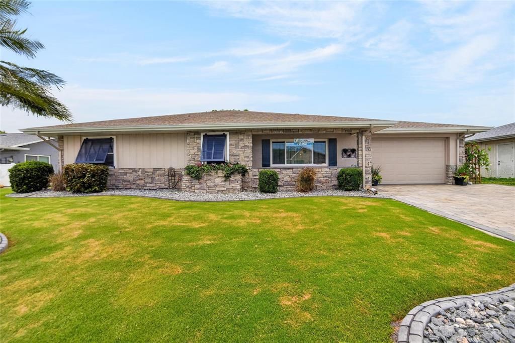 For Sale: $469,000 (2 beds, 2 baths, 2010 Square Feet)