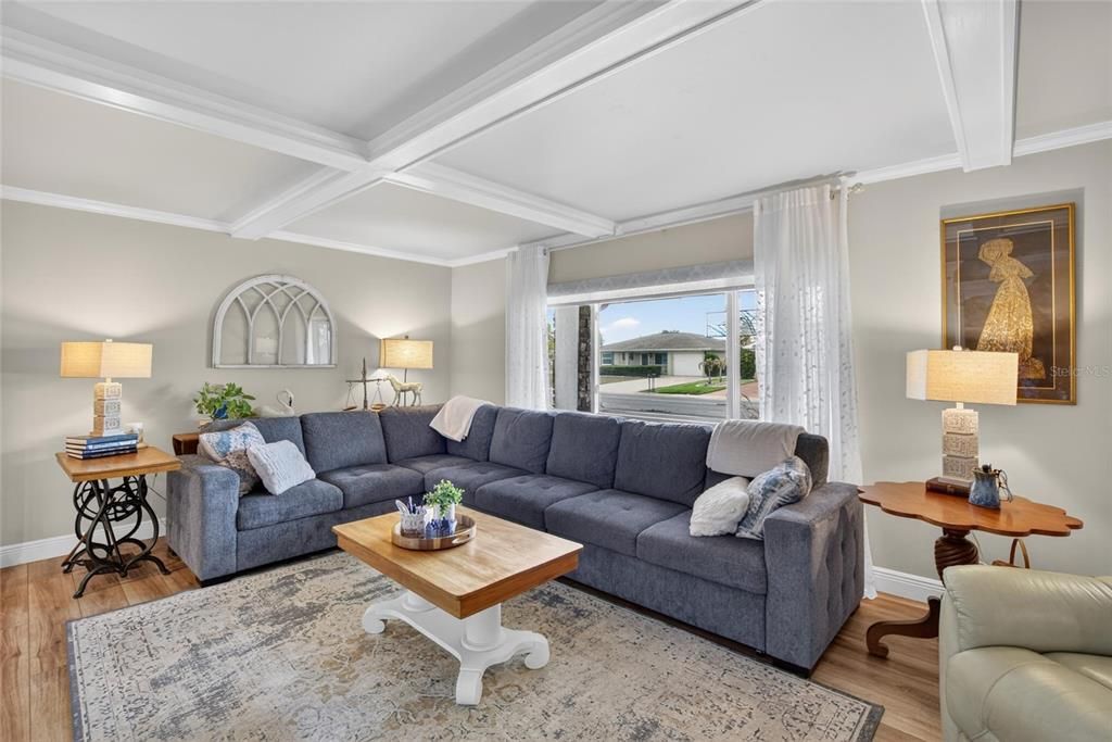 For Sale: $469,000 (2 beds, 2 baths, 2010 Square Feet)
