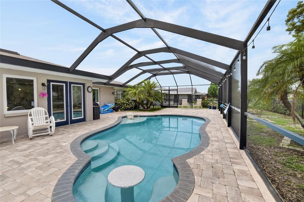 For Sale: $469,000 (2 beds, 2 baths, 2010 Square Feet)