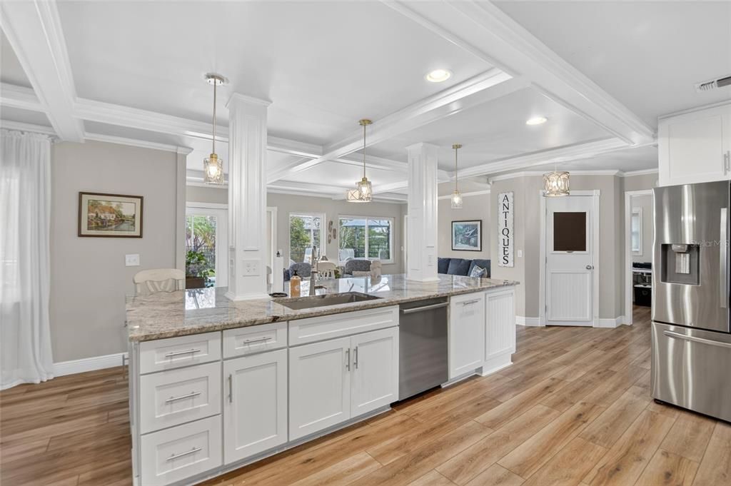 For Sale: $469,000 (2 beds, 2 baths, 2010 Square Feet)