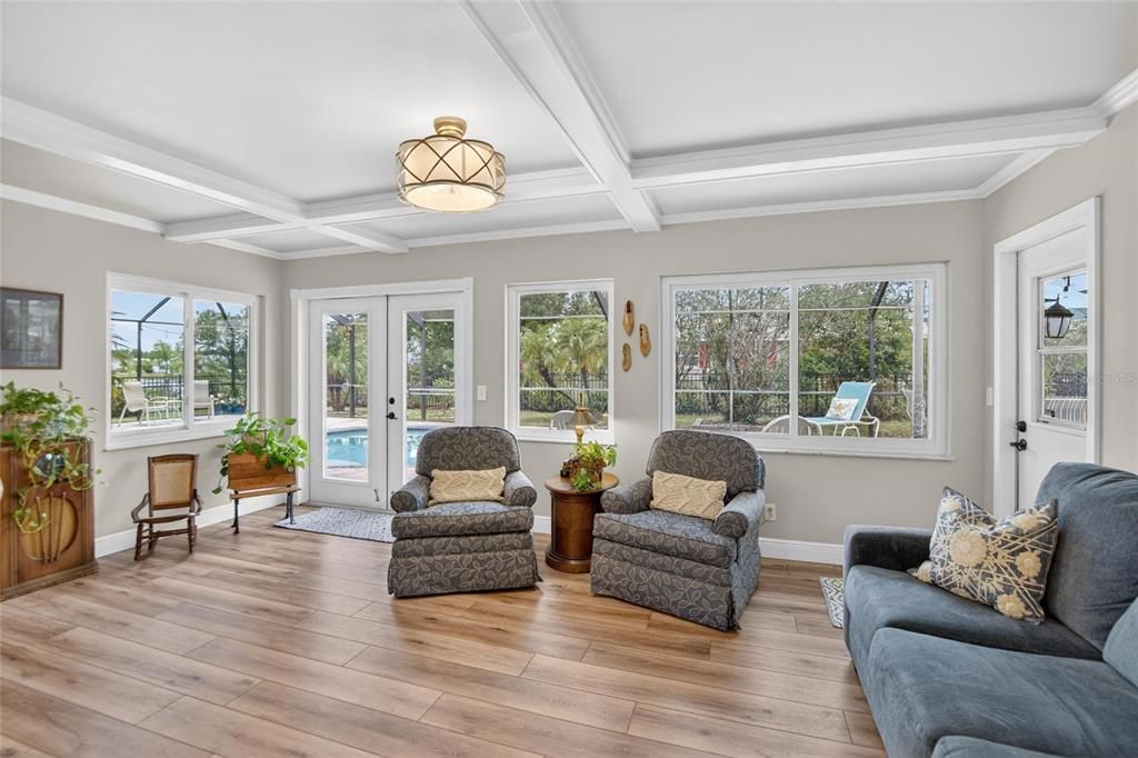 For Sale: $469,000 (2 beds, 2 baths, 2010 Square Feet)