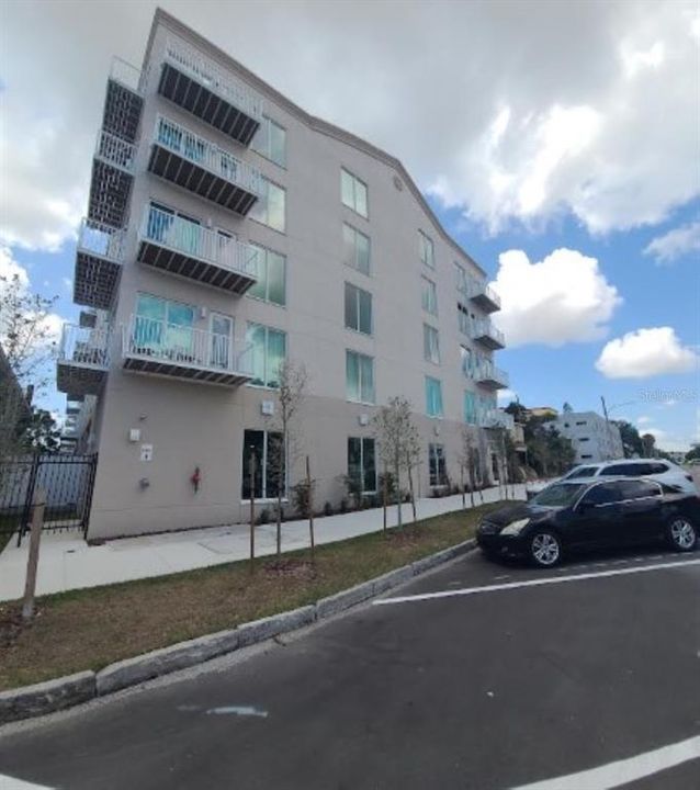 For Rent: $3,750 (2 beds, 2 baths, 1355 Square Feet)