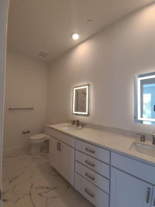 For Rent: $3,750 (2 beds, 2 baths, 1355 Square Feet)