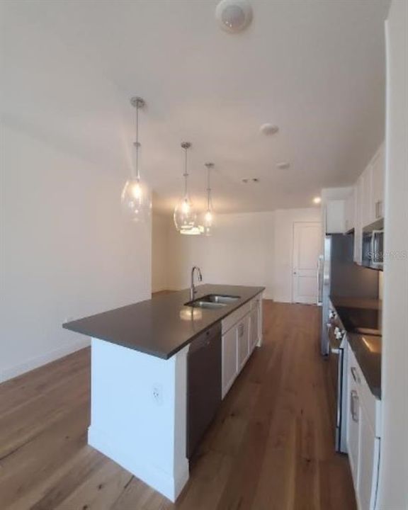 For Rent: $3,750 (2 beds, 2 baths, 1355 Square Feet)