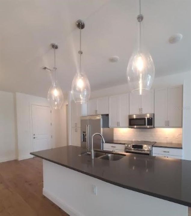 For Rent: $3,750 (2 beds, 2 baths, 1355 Square Feet)